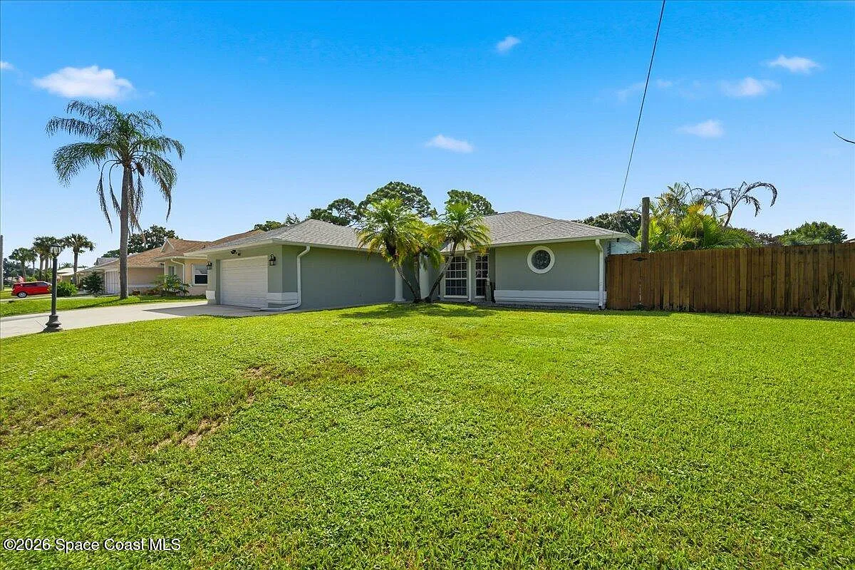 3 bed, 2.0 bath, 1634 sqft, $3,500 — Photo 4