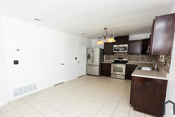 5th image of 3808 Littlerock Dr