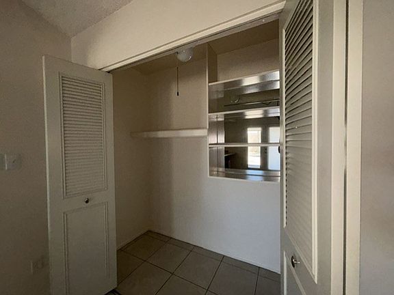 5th image of 2618 W Knowles Ave