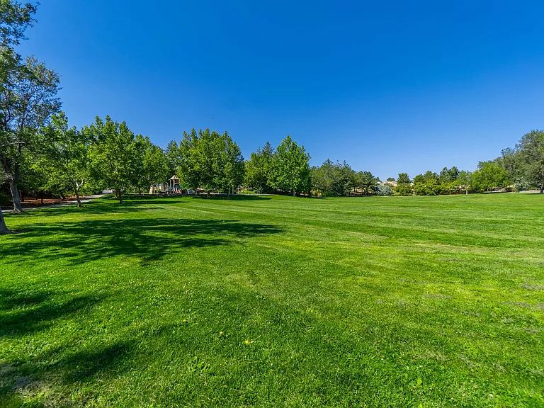 Enchanted Valley Dr — Photo 31