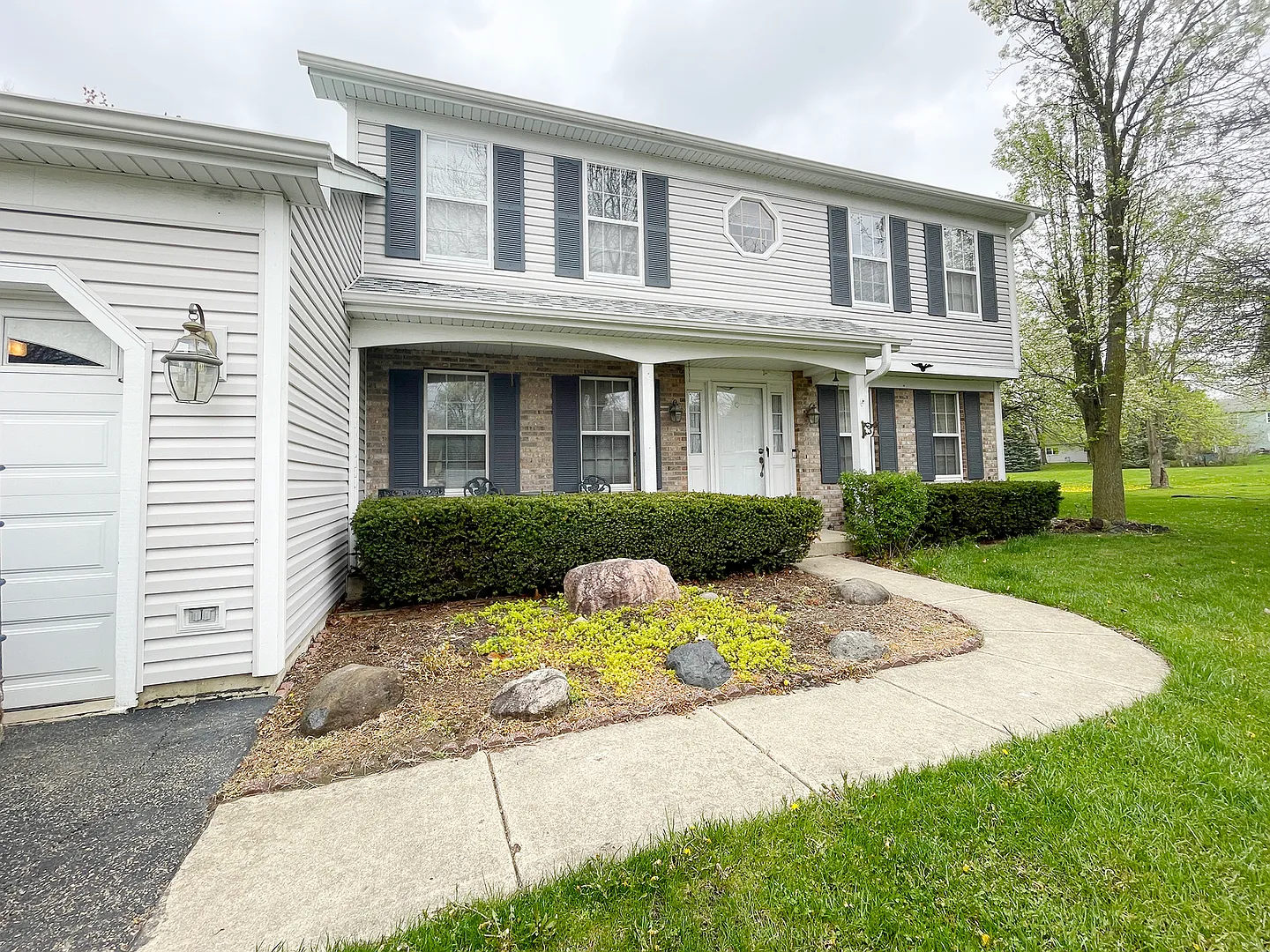 105 Cambridge Ct photo 1