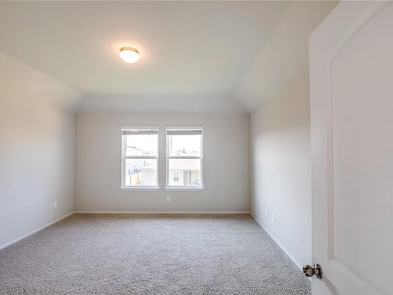 226 Trailside Ln — Photo 17