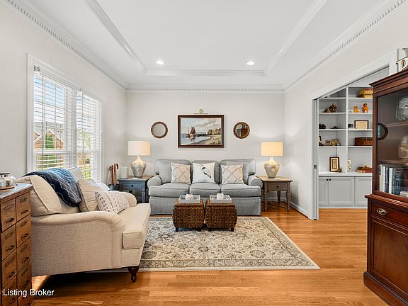 5th image of 14606 Lake Bluff Pl