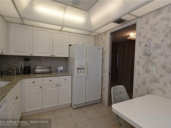 3rd image of 2851 S Palm Aire Dr APT 401