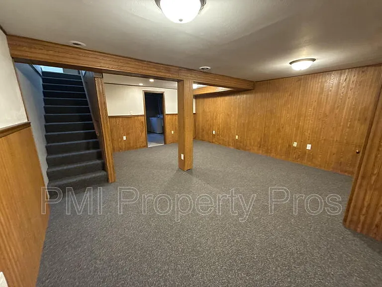 8150 S 88th St — Photo 16
