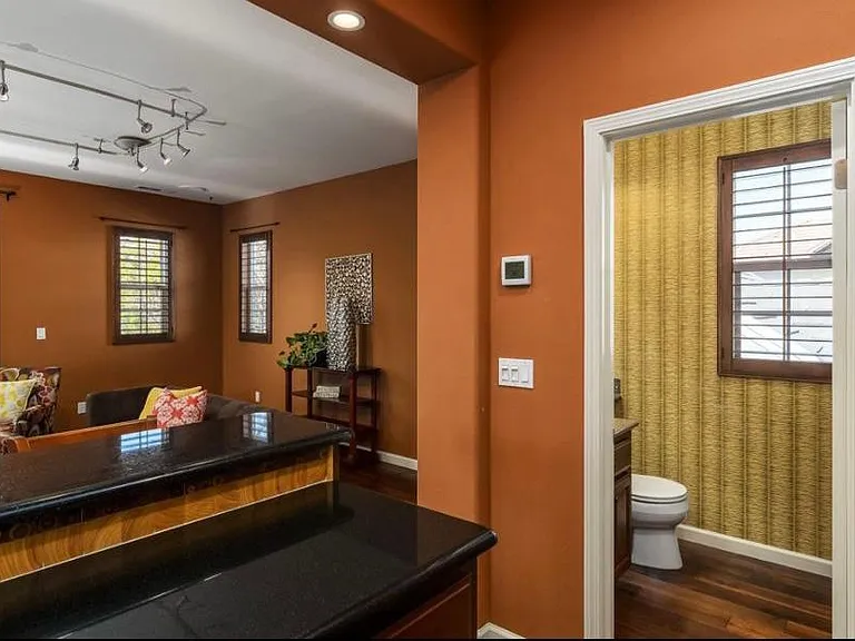 Sweetviolet Dr — Photo 5