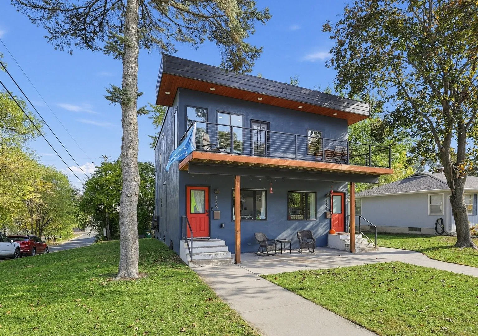 Charming 2BR Duplex in South Saint Paul — Photo 2