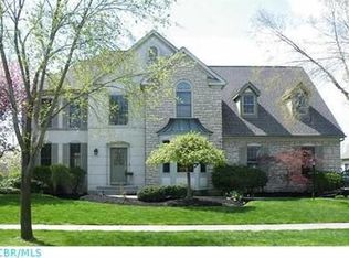 5847 Rushwood Dr, Dublin, OH 43017
