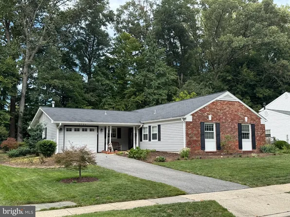 1735 Trent St, Crofton, MD 21114