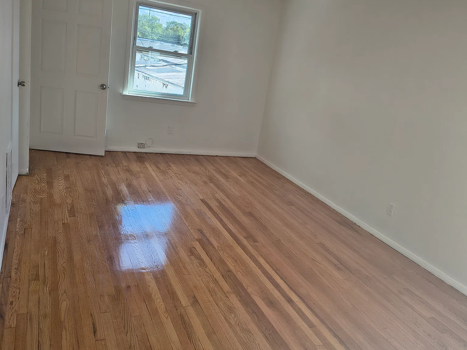 2 bed, 1000 sqft, $2,000 — Photo 3