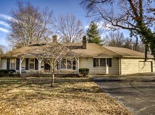 401 E 109th St, Kansas City, MO 64131