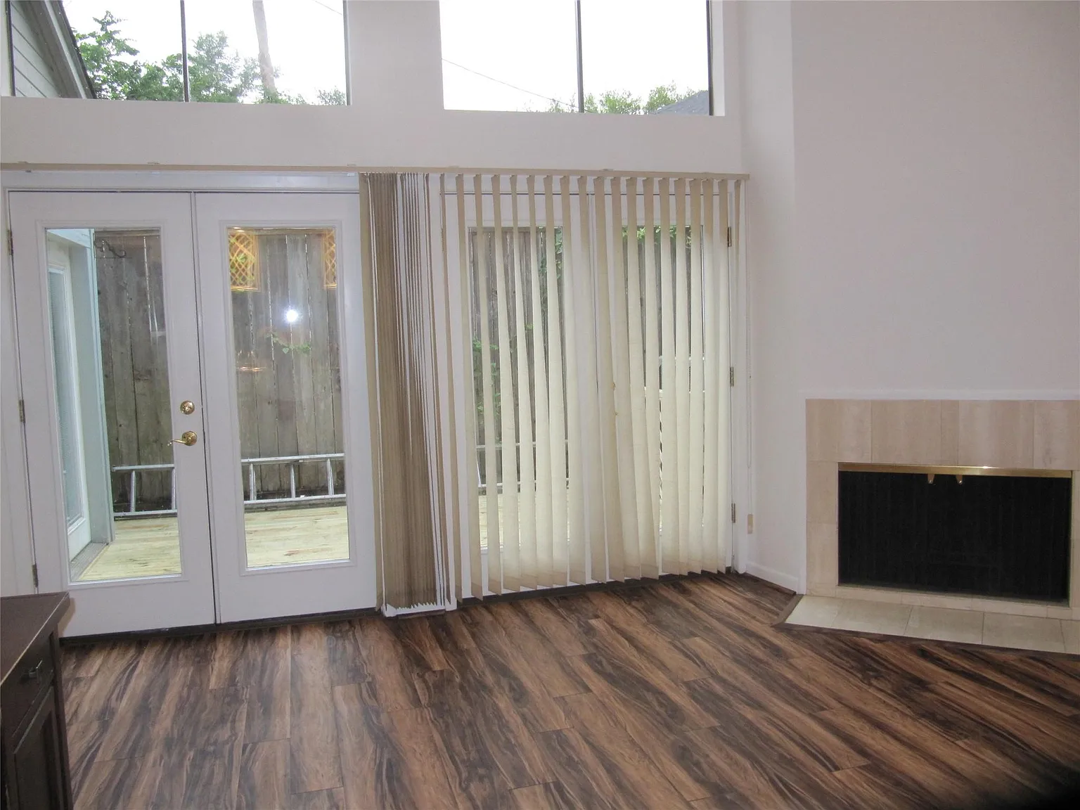 2 bed, 1.5 bath, 1431 sqft, $2,300 — Photo 3