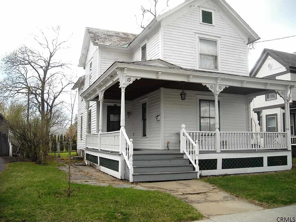 1st image of 28 Davis St