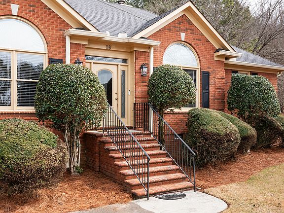 4th image of 16 Club View Dr SE