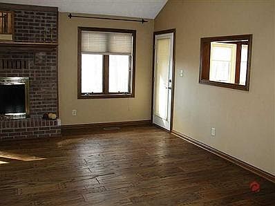 4th image of 1274 Red Oak Dr