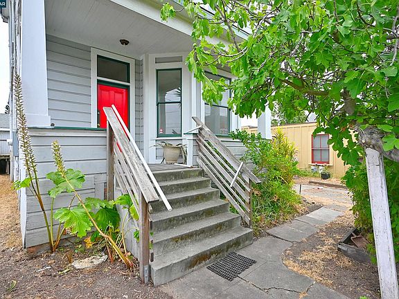 3rd image of 979 Grace Ave
