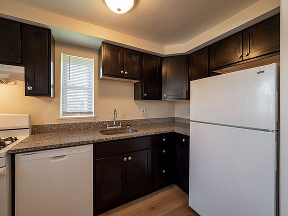 2nd image of 25 Lincoln Ave #Linc3