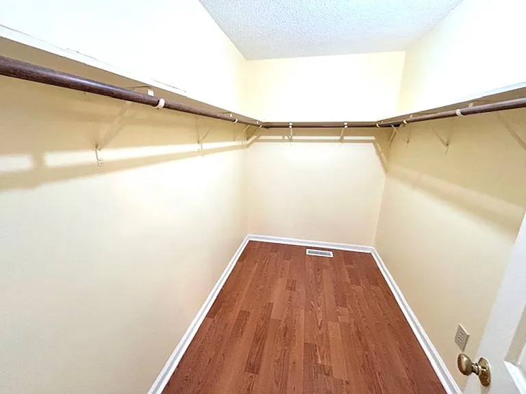 122 W Lake Cir — Photo 13