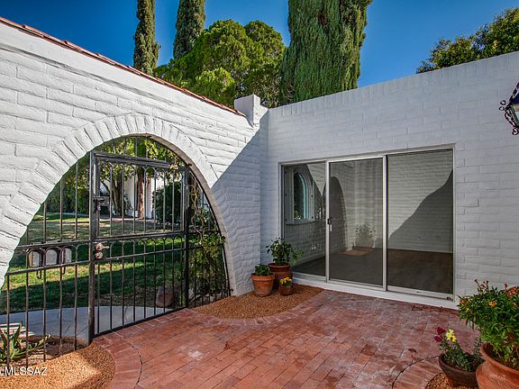 5th image of 703 W Las Lomitas Rd