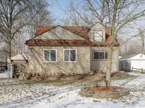 47132 Ayres Ave, Van Buren Township, MI 48111