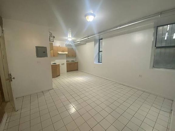 2nd image of 2114 Daly Ave #2N