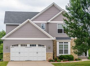 1655 North Dr, Ely, IA 52227