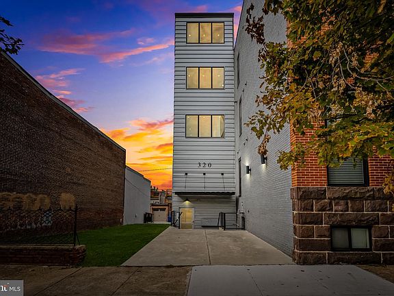 4th image of 320 S Highland Ave