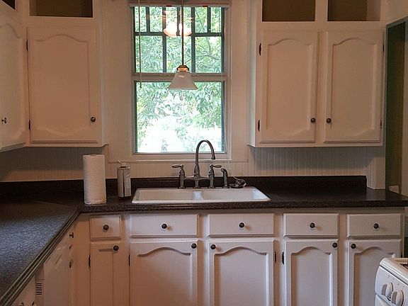 3rd image of 1701 Park St