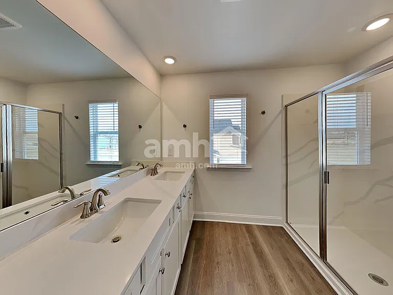 116 Punderson Dr — Photo 10
