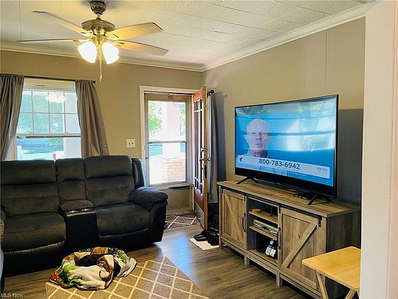 4th image of 6026 Northcliff Ave
