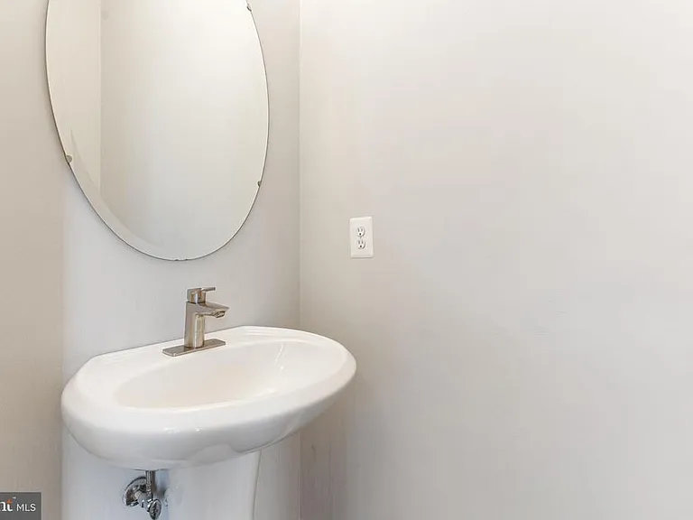 7495 Cavalcade Dr — Photo 7