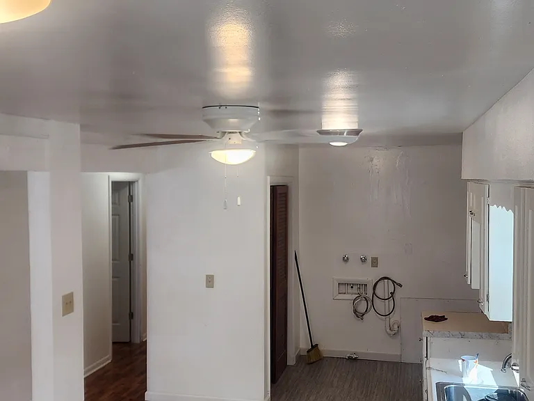 1925 Calvin St — Photo 17