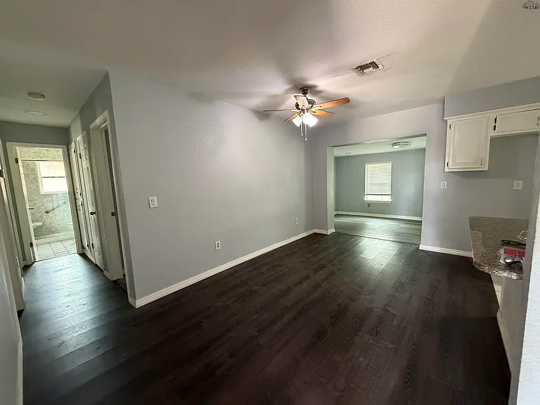 4706 Catalina Dr — Photo 15