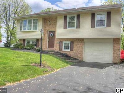 1332 Scenery Dr, Mechanicsburg, PA, 17050