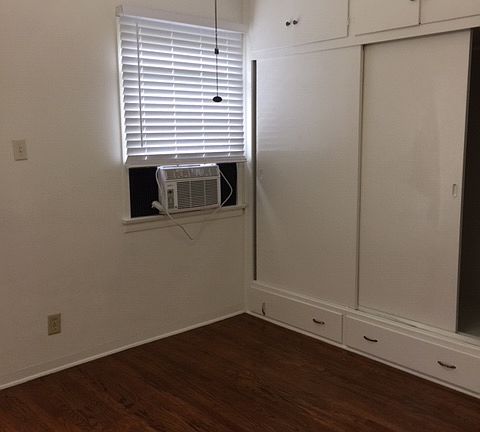 3rd image of 2333 3/4 Florencita Ave