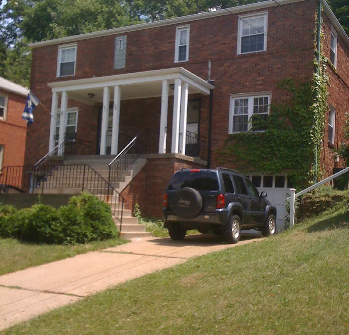 3 bed, 1200 sqft, $1,275 — Photo 1