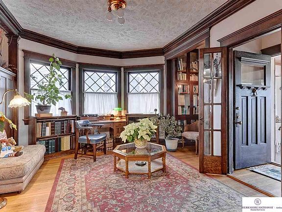 3rd image of 3411 Hawthorne Ave