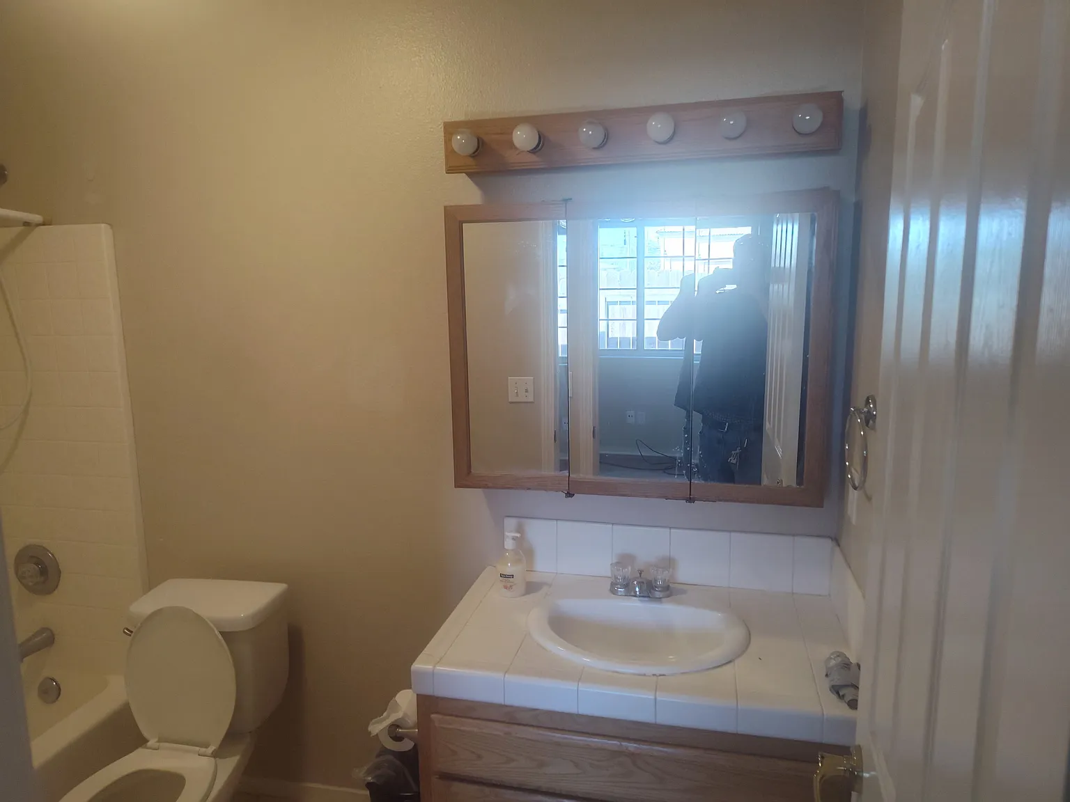 2 bed, 1000 sqft, $1,500 — Photo 4