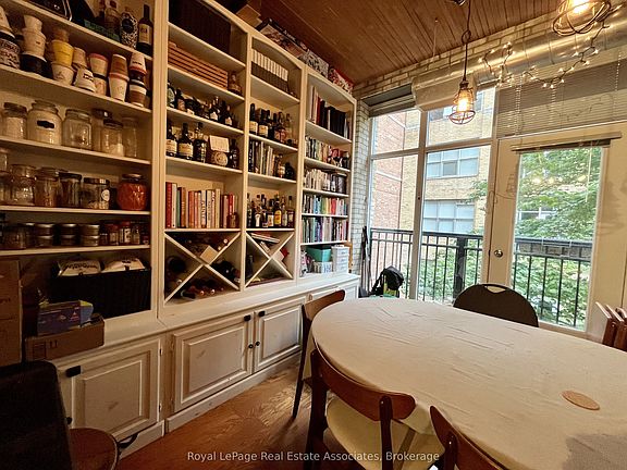 4th image of 955 Queen St W #323