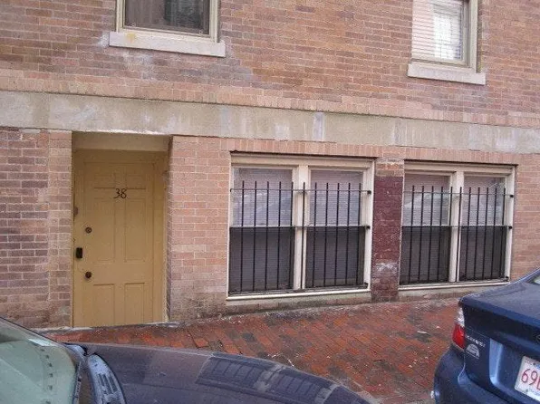 38 Phillips St #B, Boston, MA 02114