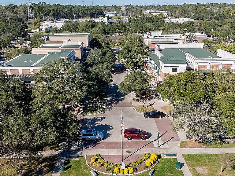 Town Center Crossing — Photo 47