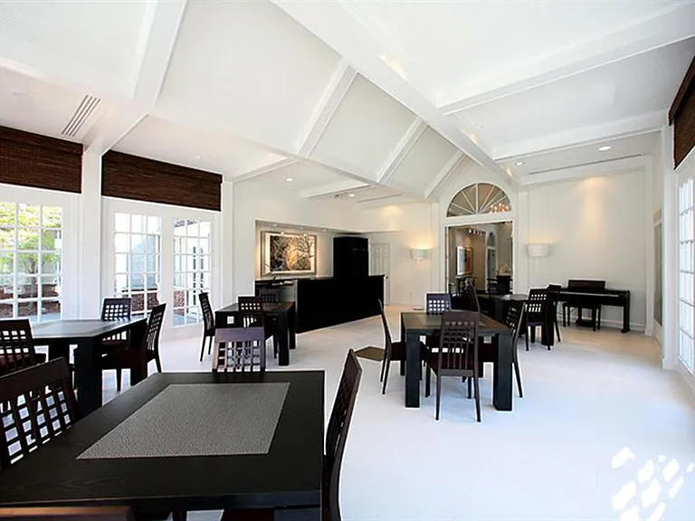 Citation Club Apartments — Photo 3
