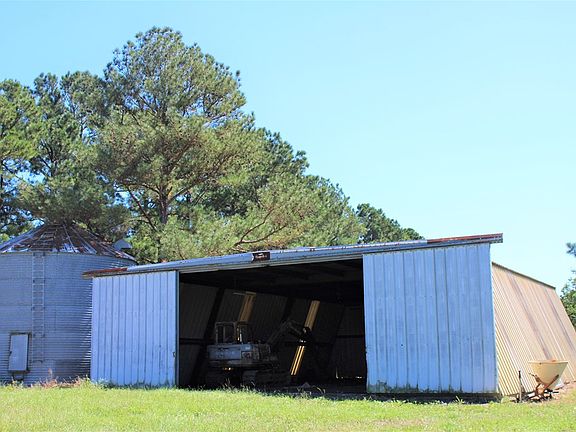 3rd image of 420 Old Camp Rd