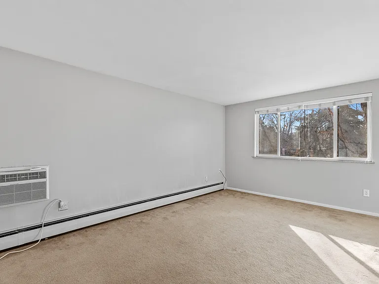 1302 Milwaukee St — Photo 19