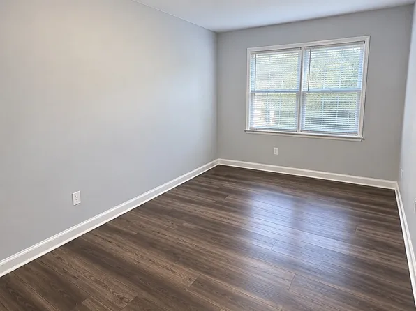 1 Cara Dr, Ronkonkoma, NY 11779