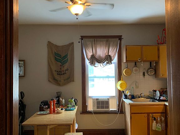 Kitchen w/eating area
