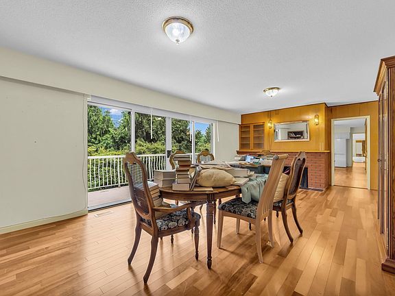 3rd image of 568 Saint Giles Rd