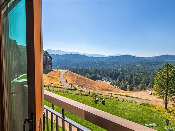 Breathtaking views of the Cle Elum River and Cascade mountains from Condo #3033.