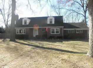 38 Elliot Ave, Lake Grove, NY 11755