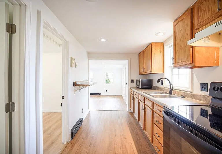 215 Eddy St — Photo 9